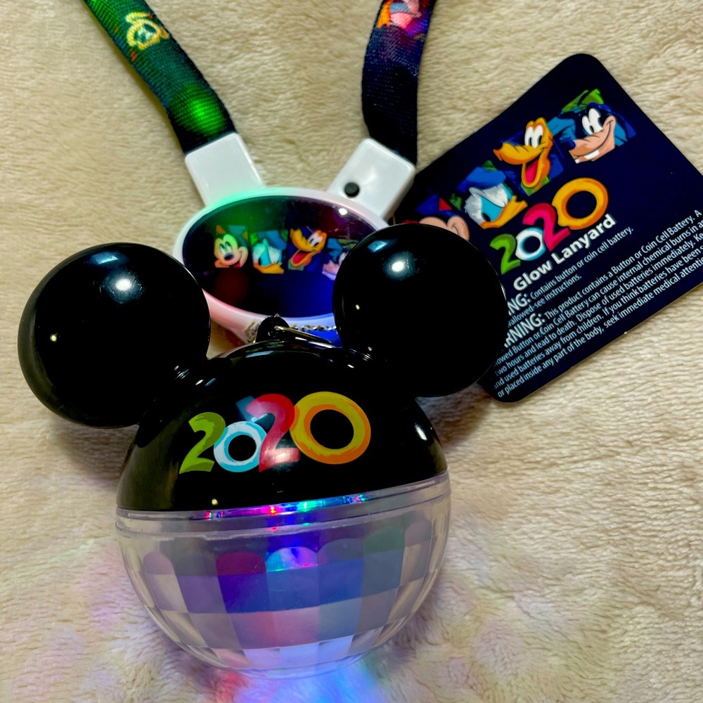 Disney Parks 2020 Glow Landyard